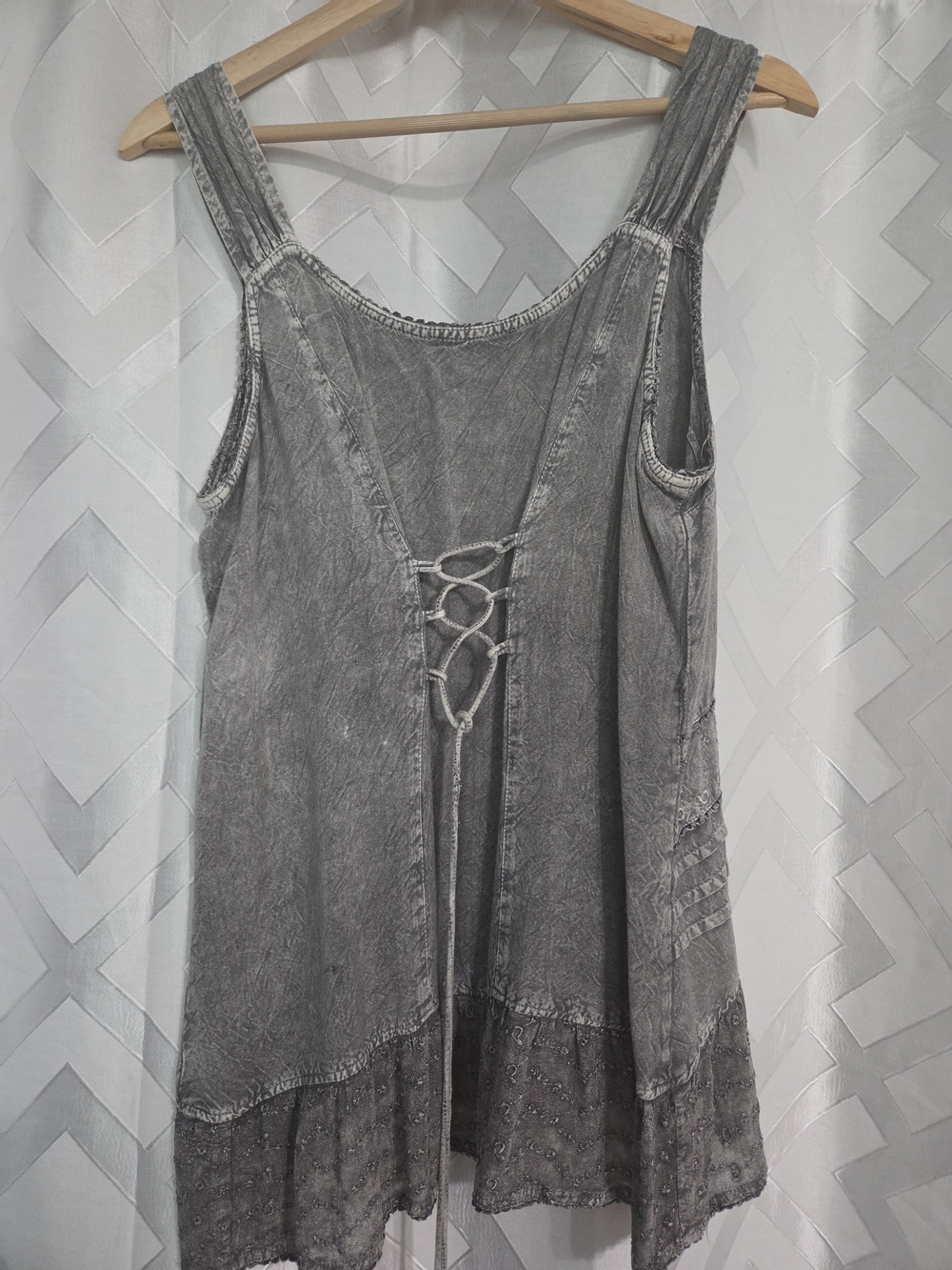 Derek Heart Gray Crochet-Trim Sleeveless Camisole - Picture 3 of 4